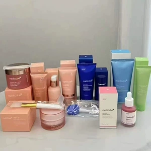 Medicube, коллаген в ампулах, эссенция, очищающее молочко, маска