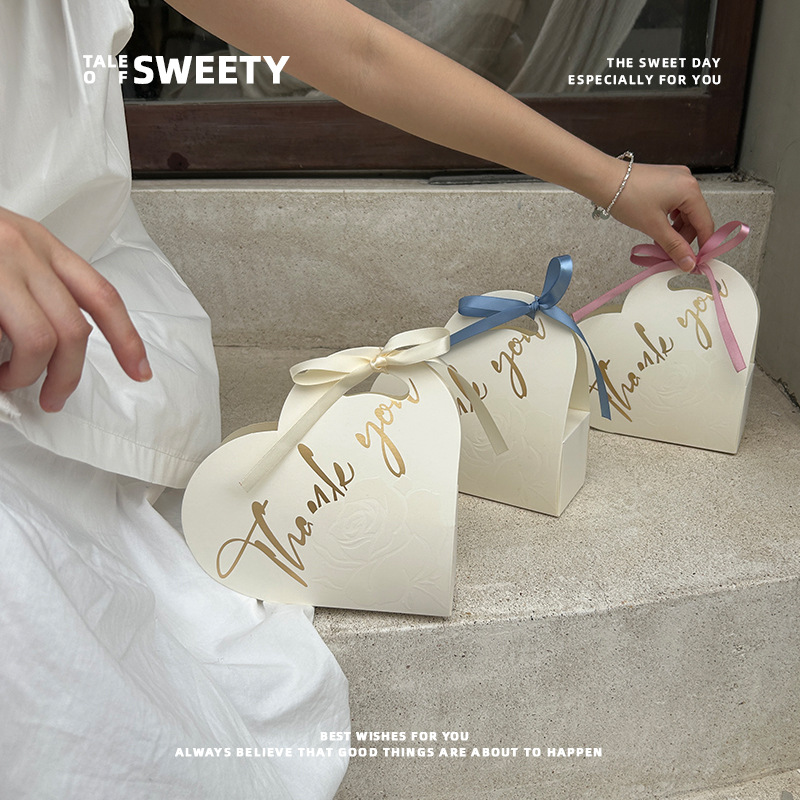 Nueva caja de dulces de boda bolsas de dulces portátiles de nicho simple caja de dulces de boda caja de regalo de alta calidad caja de papel