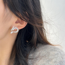 本命龙年耳钉小众设计轻奢高级感秋冬耳饰女新款独特气质时尚耳钉