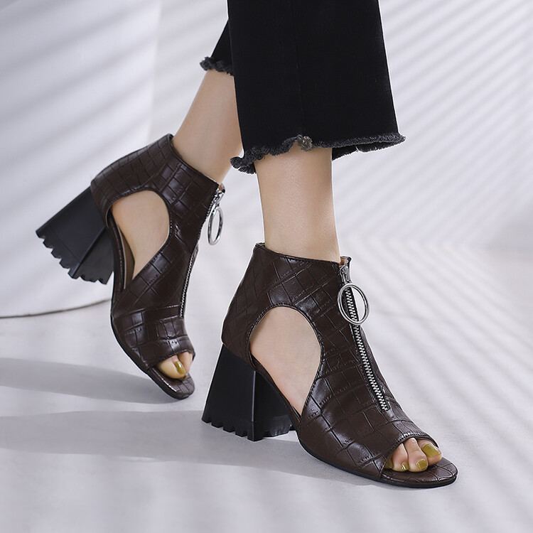 European and American Style Brown Crocodile Pattern Peep-Toe Sandals with Chunky Heels and Hollow Design, Versatile High-Heeled Sandals for Women, Suitable for Commuting, Wholesale