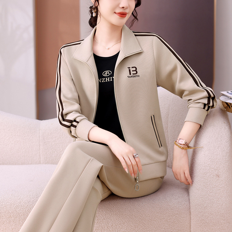 立领妈妈洋气休闲运动套装2025新款中老年女春秋季大码卫衣三件套|undefined