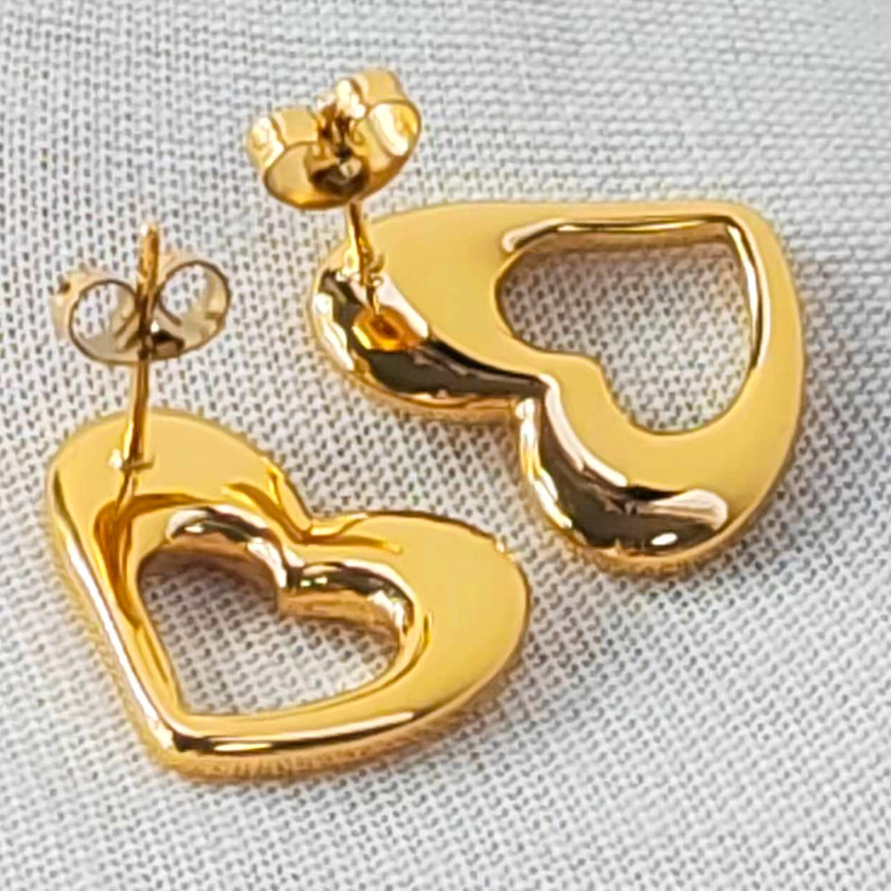 Stainless Steel Material Heart Shape Pattern Women'S Gender Simple Style Heart Shape Stainless Steel Plating Earrings