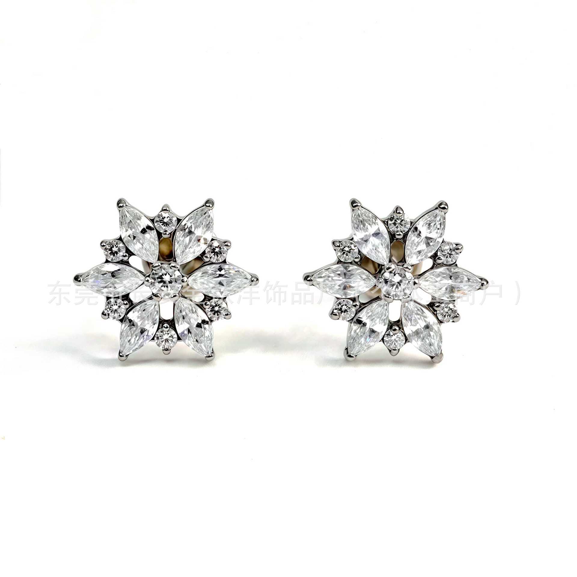 F136 Titanium Crystal Flower Inlaid 5A Zircon Earring, Nose Nail, Lip Nail, Ear Bone Nail G23 Titanium Alloy Piercing Jewelry detail image 8
