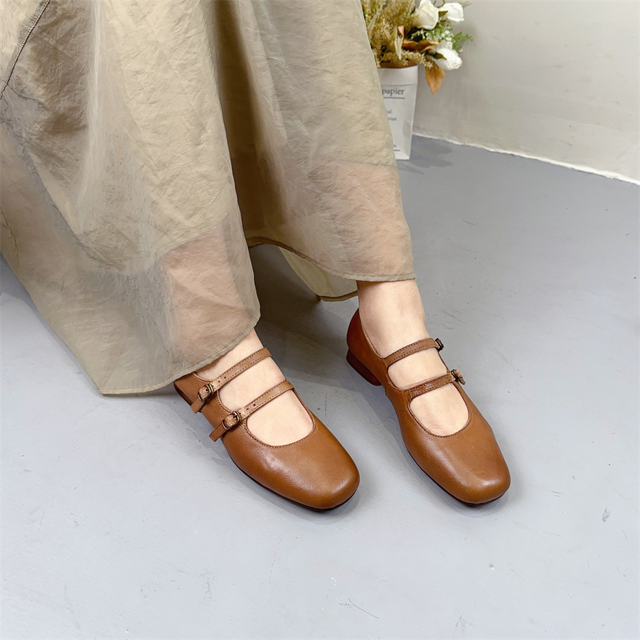 Comfortable buckle with a strap flat