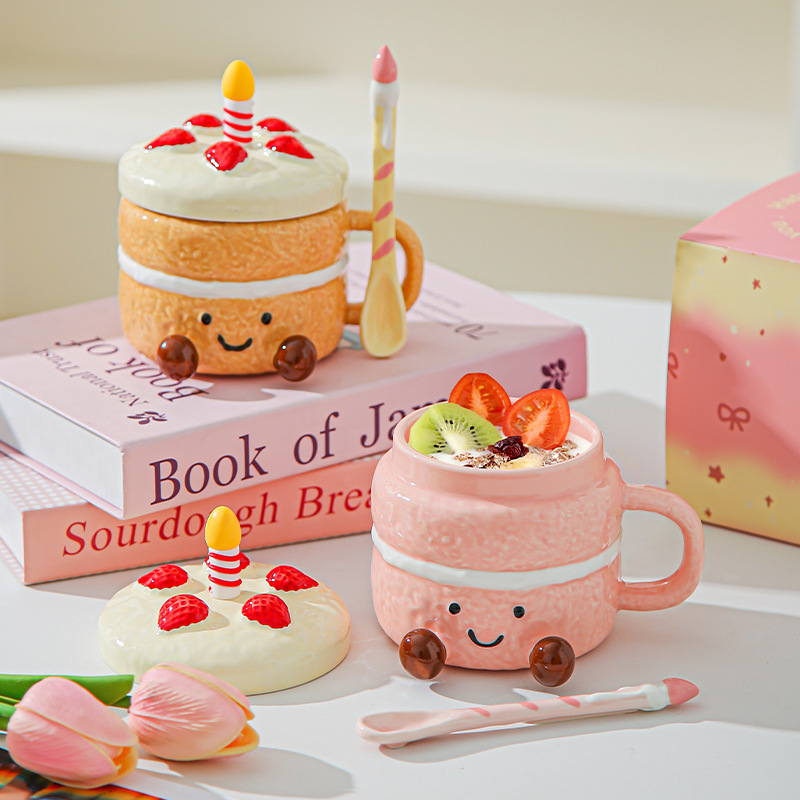 Canta de vela de cumpleaños encantadora tarta de cerámica taza de marca de dibujos animados con taza de agua de tapa de expresión creativa taza de café sonriente