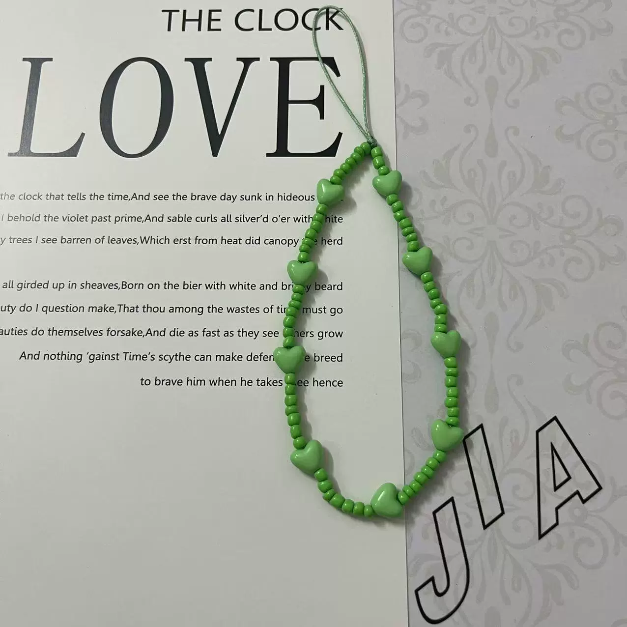White bracelet, compatible universal chain, phone case, camera, simple and elegant design