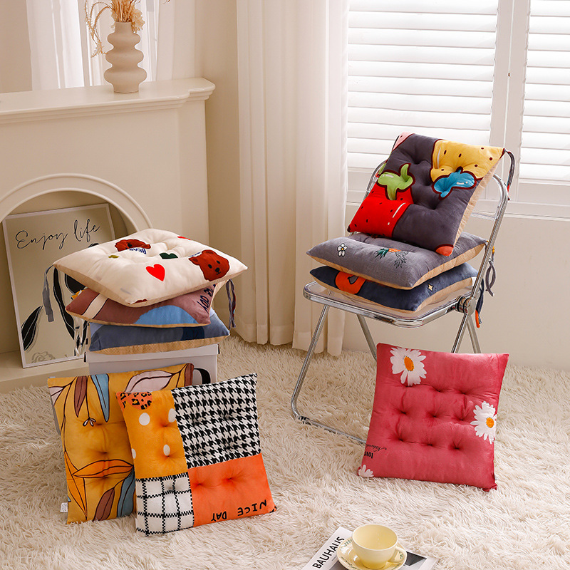 新款秋冬跨境椅子垫卡通印花水晶绒保暖坐垫办公室学生椅子坐垫