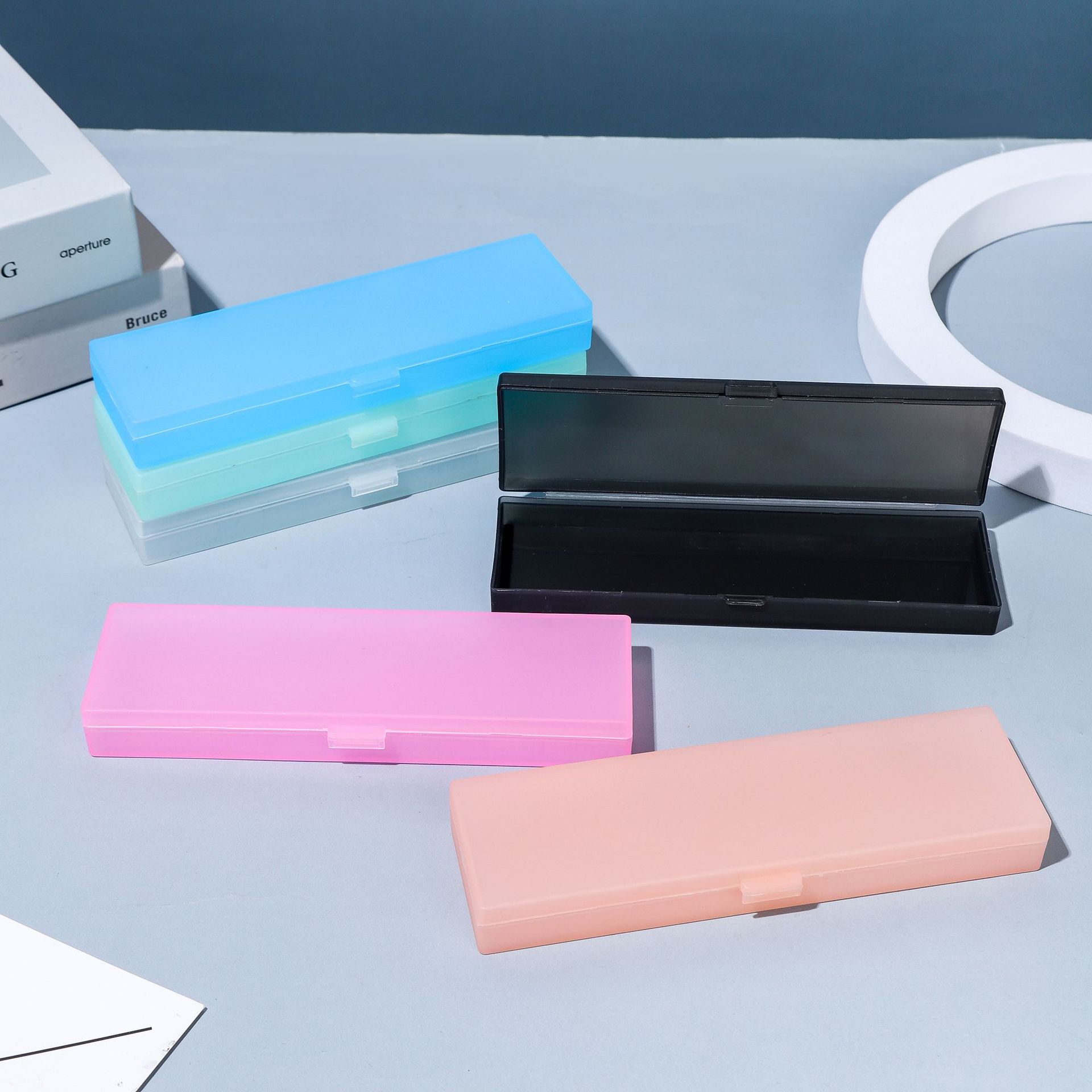 Macaron estuche de lápices portátil multifuncional caja de almacenamiento para estudiantes simple portátil para estudiantes al por mayor