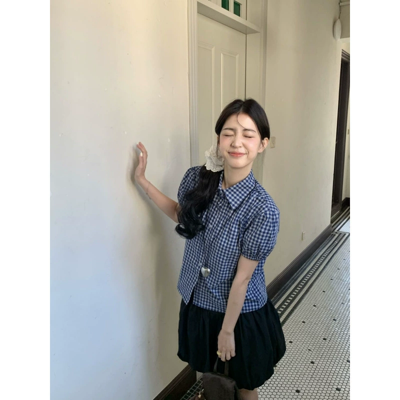 Женская рубашка с короткими рукавами в клетку в стиле ретро, ​​новинка 2025 года, летняя одежда в студенческом стиле, универсальный топ для похудения