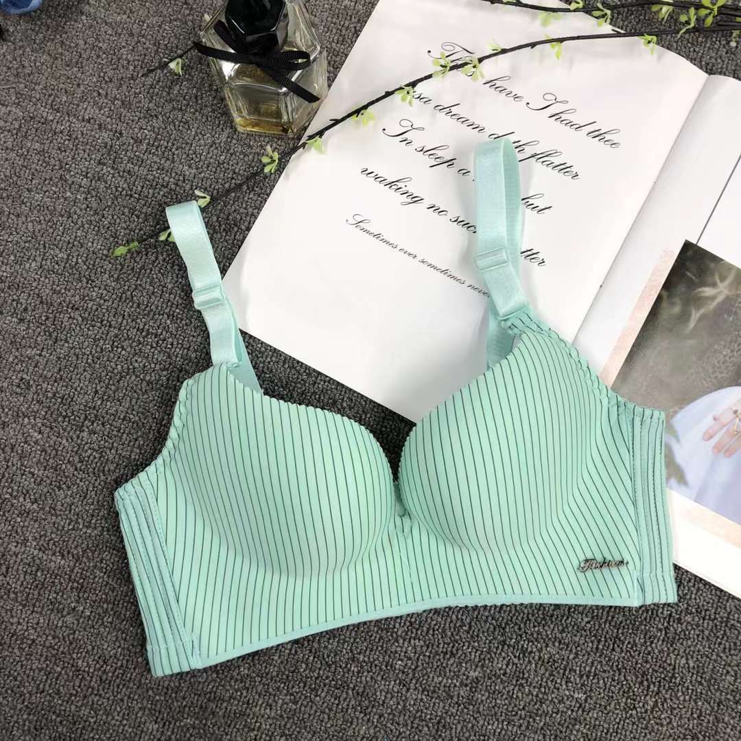 Nuevo Sudeste Asiático brillante ropa interior sin costuras medio grueso de alta calidad se reunieron multi-color multi-tamaño sujetador inalámbrico al por mayor