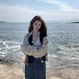 南油CE家25新款慵懒风宽松大版不规则撞色设计感V领针织外套女
