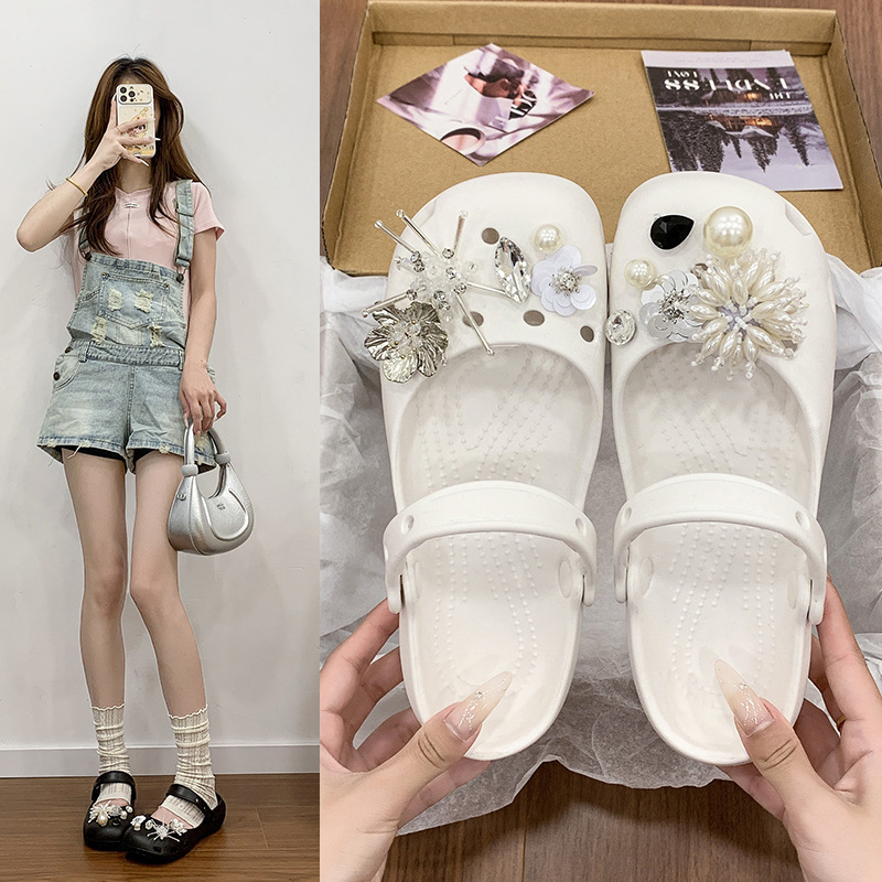 Ballet-Style Perforated Shoes with Intricate Floral and Pearl Embellishments, Rhinestone Beach Sandals, Thick-Soled Comfortable Slippers