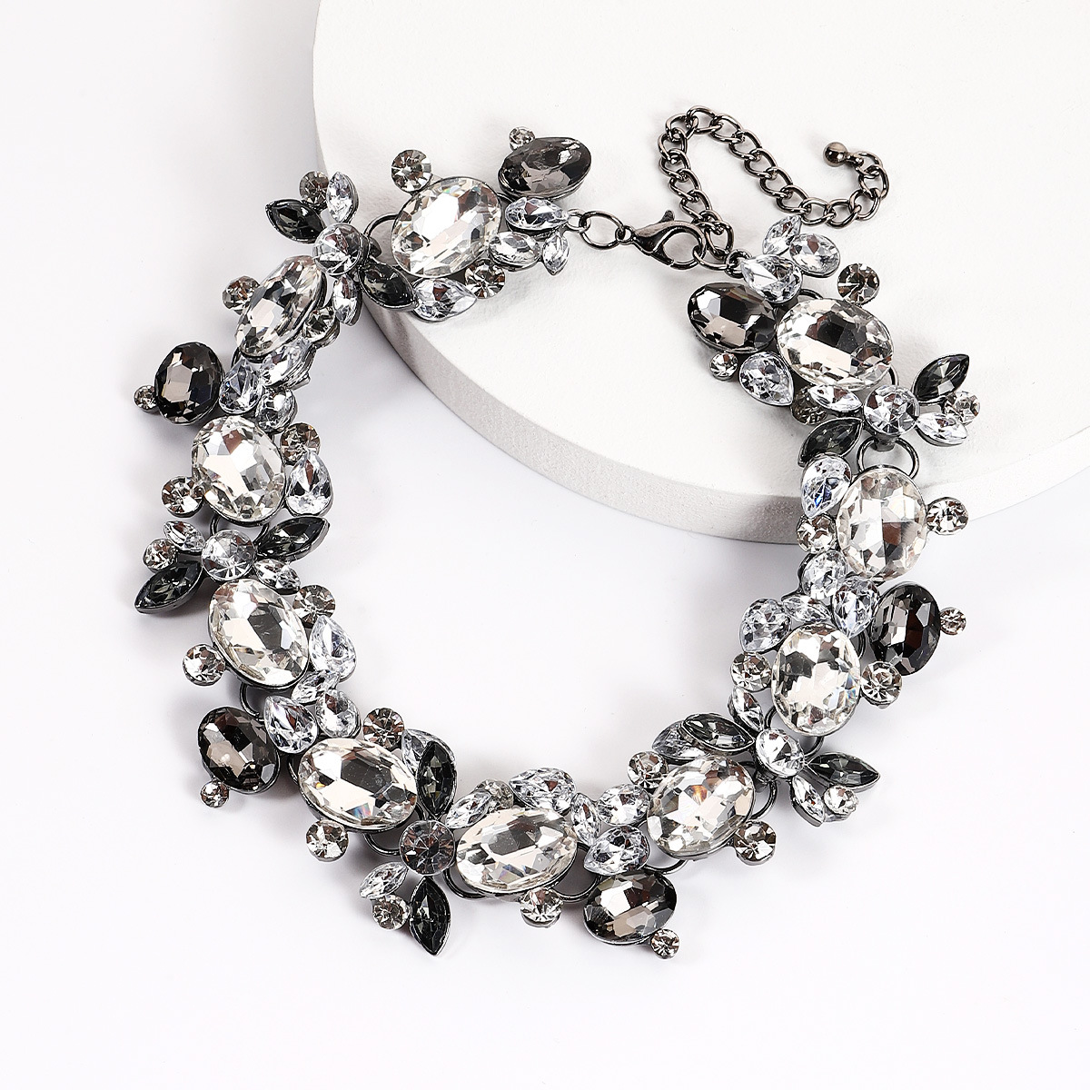 1 Piece Retro Oval Alloy Rhinestone Womenu0027S Necklace