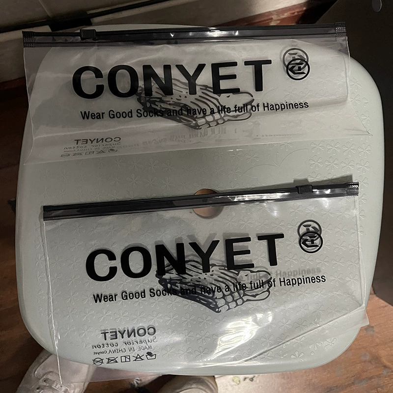 Мешок на молнии с носками в мешках хорошего качества!