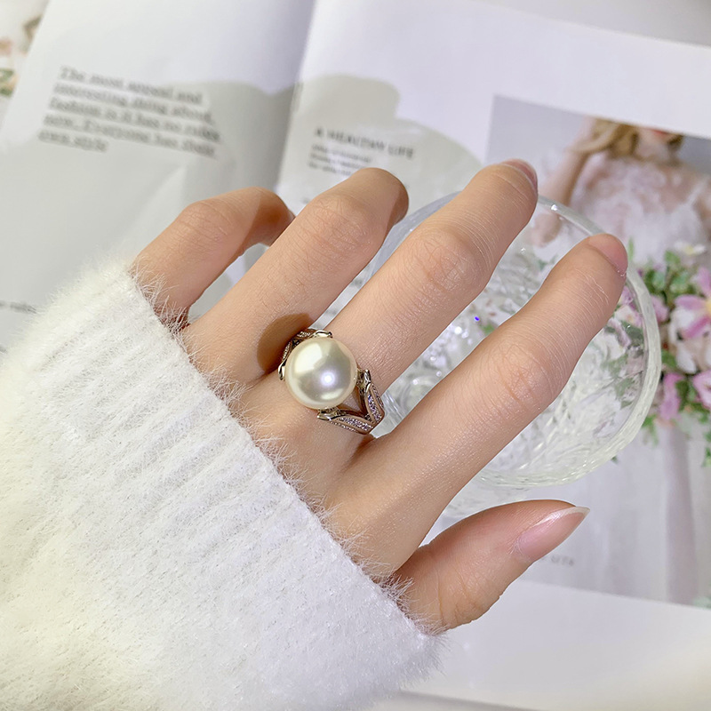 2024 Zhuang Shengsheng Jewelry Cobre Chapado en platino Nuevo anillo de fila Temperla Anillo de mujer simple 14mm