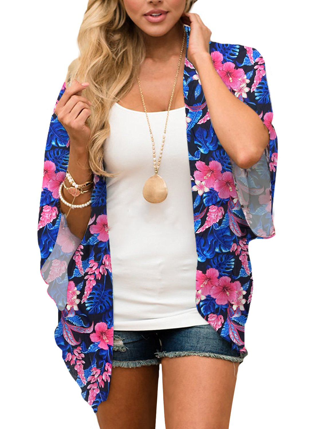 검은 트럼펫 꽃 새로운 색상