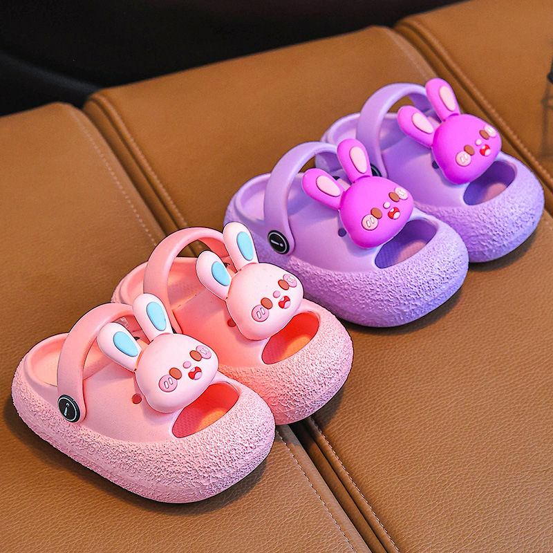 Sandálias infantiles para mujeres de verano dibujos animados princesa encantadora suela suave antideslizante baño en el hogar para niños pequeños y medianos zapatillas frías para hombres