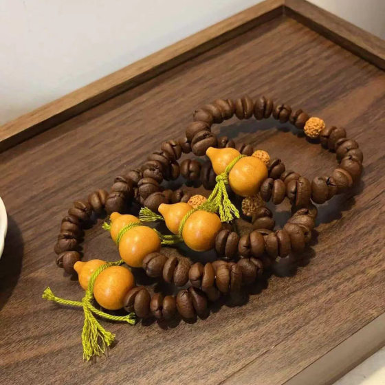 High-end fashion coffee bean bracelet with Barbie sandalwood gourd text play fashion jewelry beads bracelet can be wholesale