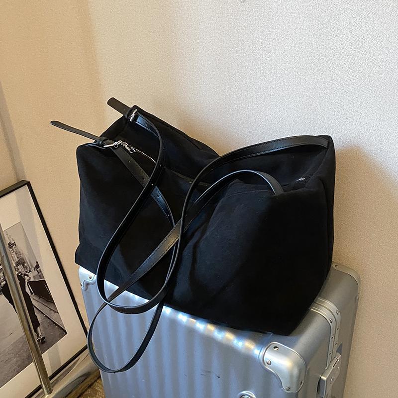 Casual retro gran capacidad bolsas de terciopelo de seda mujeres 2024 nuevo otoño invierno viaje bolsa de hombro bolsa de fitness de corta distancia