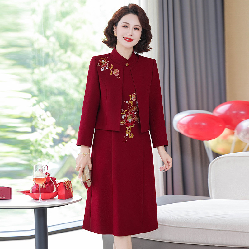 Mother-In-Law Wedding Banquet Outfit 2025 New Bride's Mother Dress Wedding Engagement Wedding Dress 0.55kg Piece Set Dress