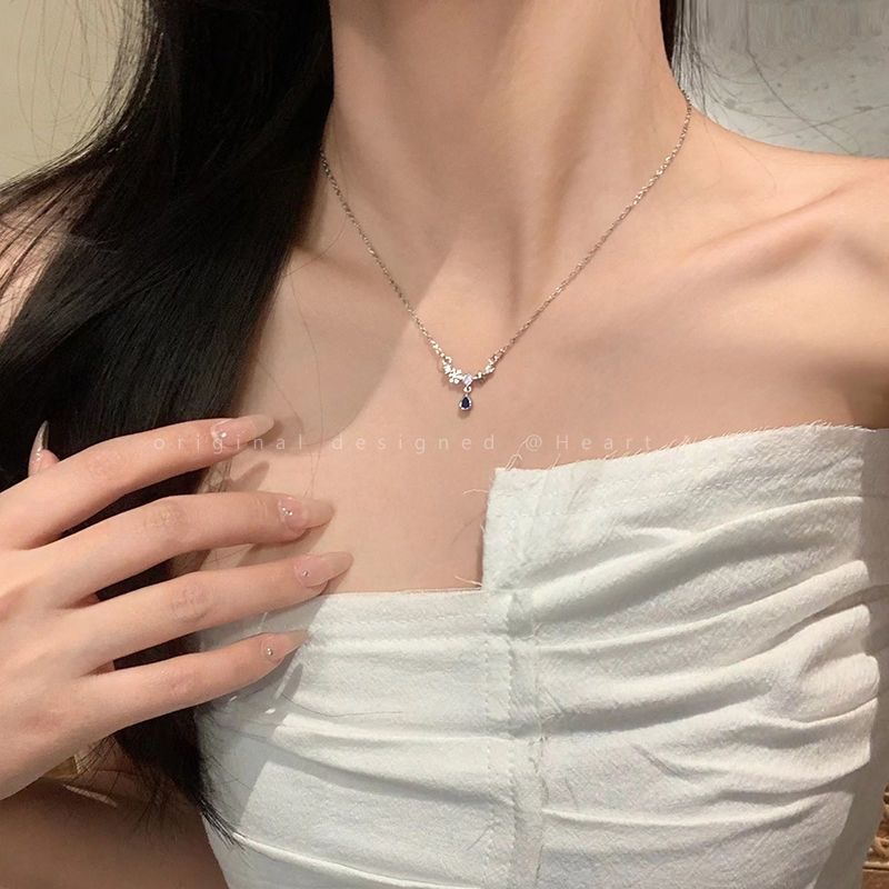 Collar de gota de piedra azul para mujeres de verano lujoso ligero nicho de diseño accesorios dulces y cool temperamento de alta calidad cadena clavícula