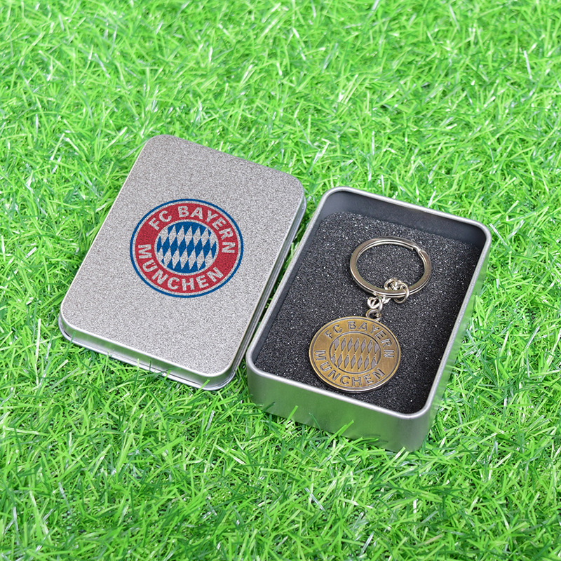 Club de fútbol insignia llavero Barcelona Real Madrid Manchester United AC Milan equipo militar tarjeta caja regalo