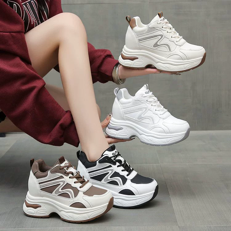 Женские «dad shoes» — массивные кроссовки с толстой подошвой, спонж‑подошва, весна/осень 2025
