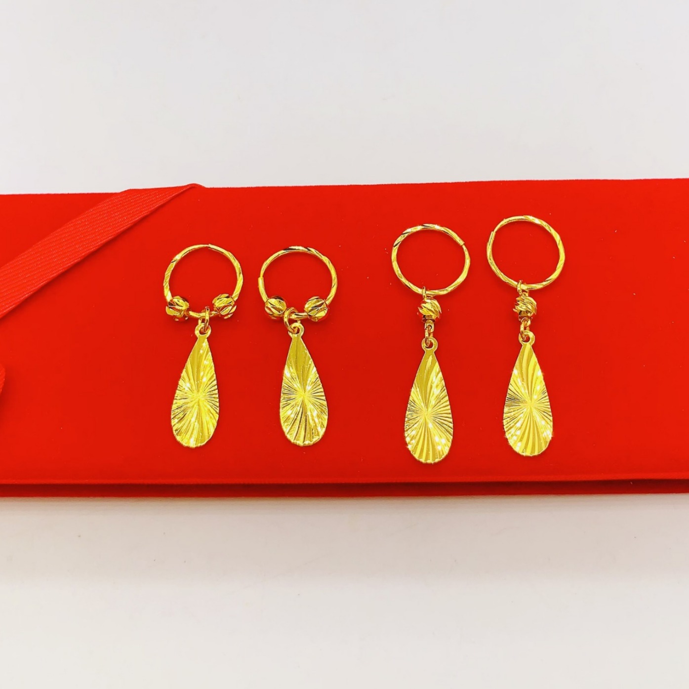 Brass Gold-Plated Fashionable Water Drop Earrings Twist Hoop Car Flower Water Drop Ladies Temperament Earrings Jewelry Manufacturer Wholesale