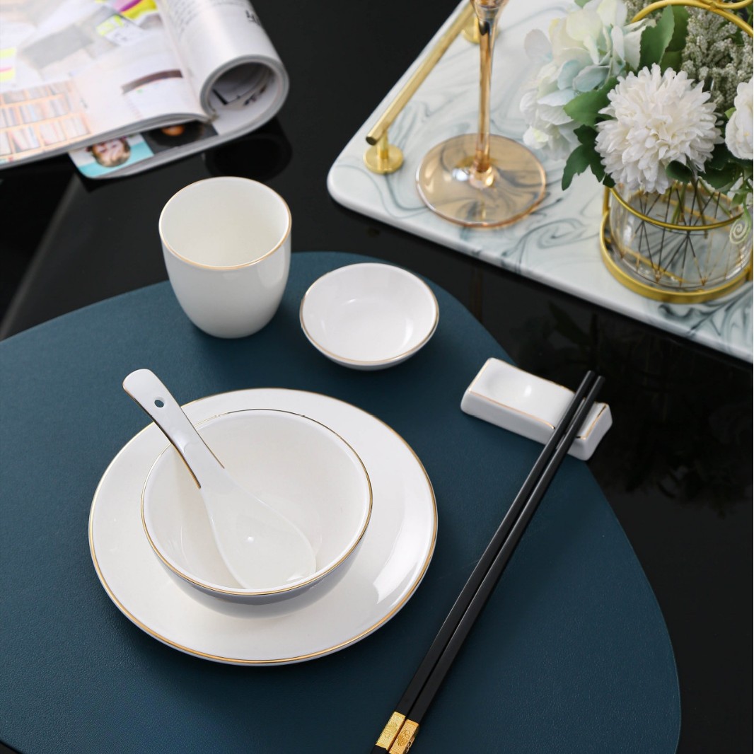 Seven-piece gold-rimmed straight bowl setting set