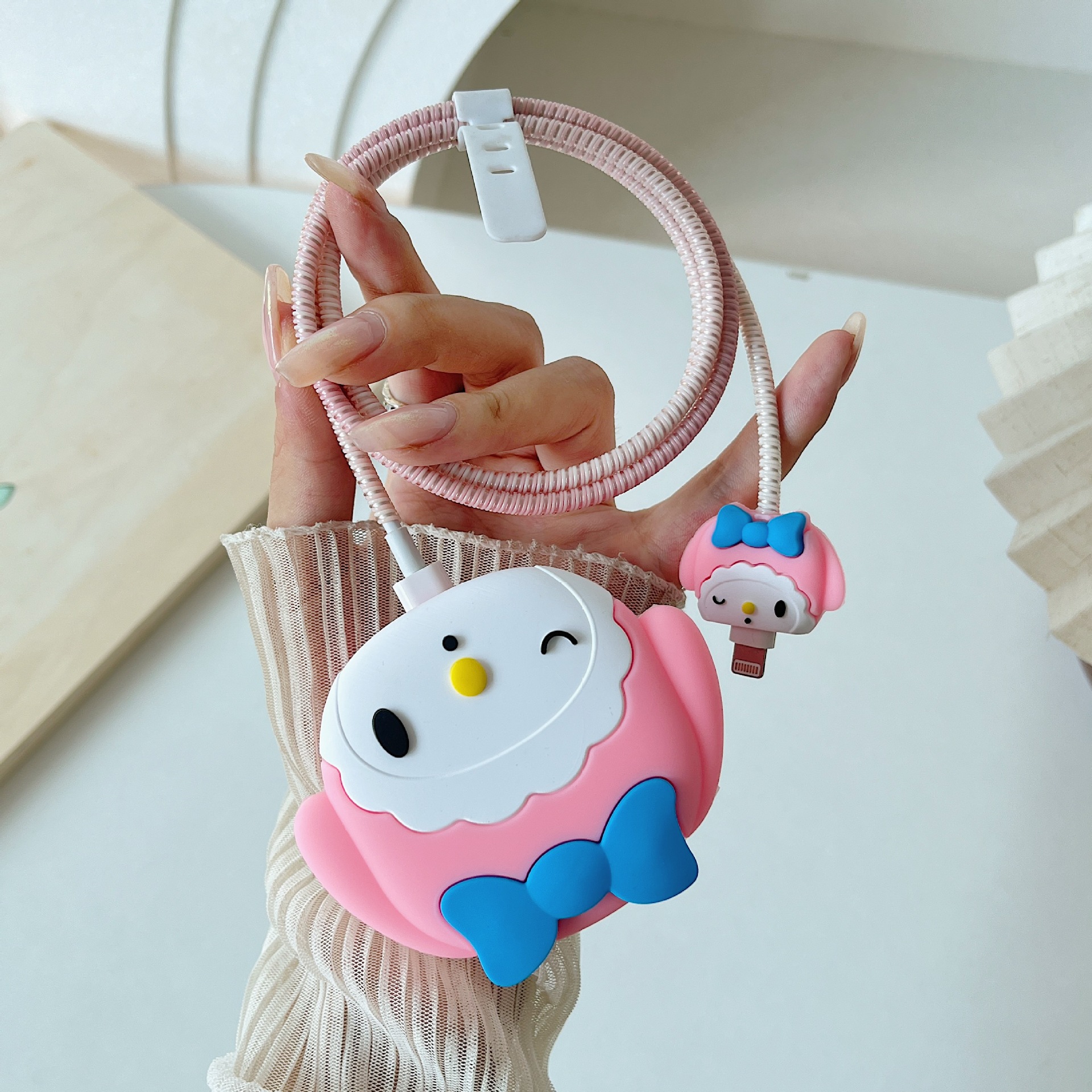 2024 nueva cubierta protectora de cabezal de carga rápida estándar británico de dibujos animados de 20W para cargador de Apple 20WPD plegable de tres enchufes