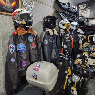 Helmet Display Stand – Motosiklet dəbilqə rəfləri