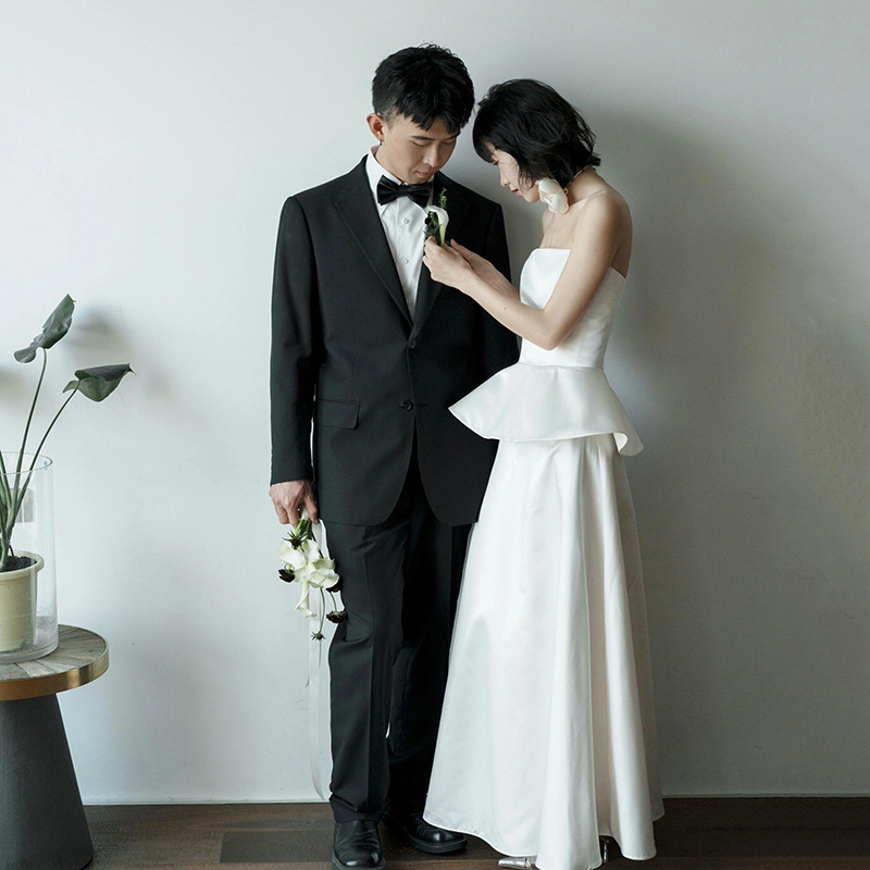 Vestido de boda ligero de pecho francés, vestido de novia simple, certificado de registro de satén, vestido blanco, vestido de compromiso blanco