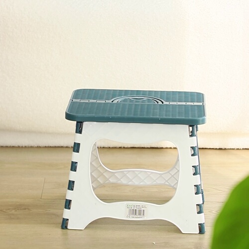 Household folding stool simple adult children's plastic small bench portable stackable outdoor fishing boarding train Mazar