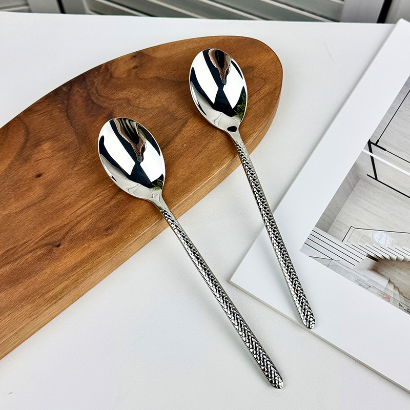 Chockmen Zhuo Deming 18/10 Cuchara de comedor de acero inoxidable Cuchara de acero Espejo con patrón Cuchara de arroz Cuchara de bibimbap