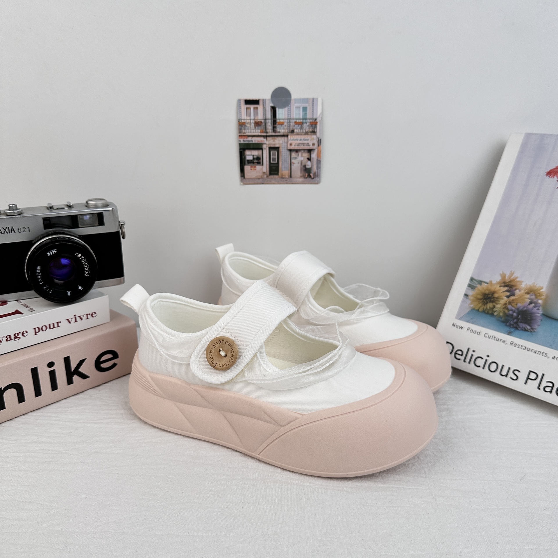 Yuanbo Mary Jane Shoes Mujer 2025 Nuevo estilo caliente Verano con falda Zapatos de boca baja Zapatos de velcro