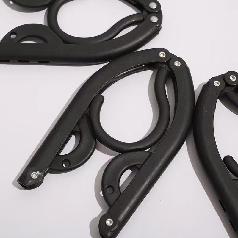 검은색 옷걸이 [알몸]