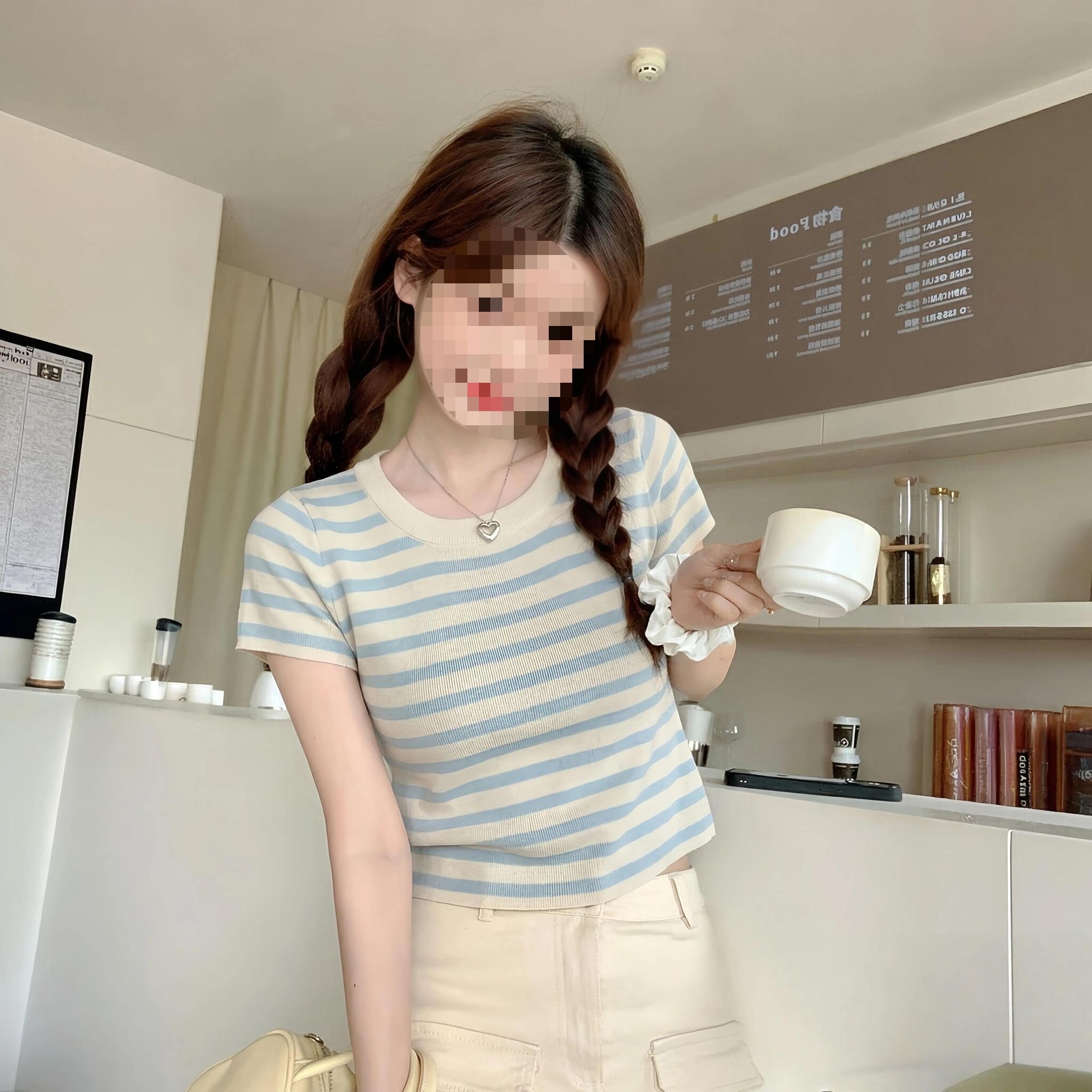 Mềm mại, trắng, xanh mát.