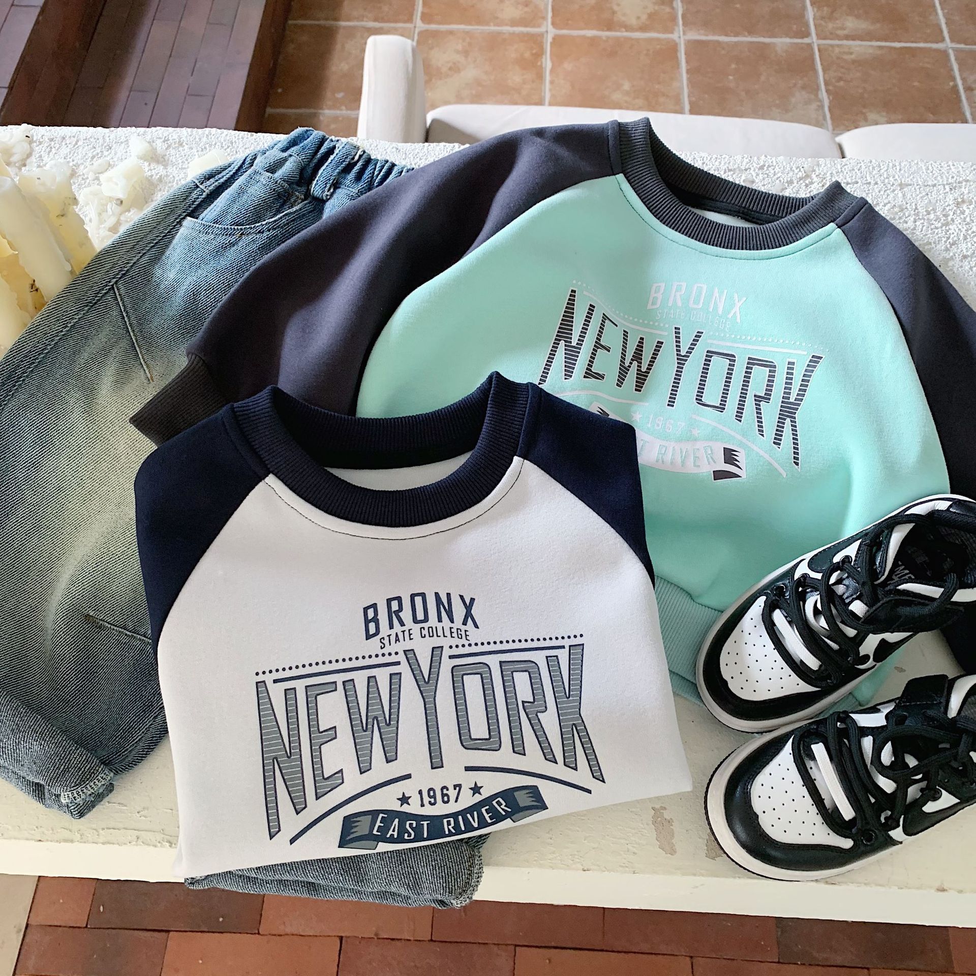 Ensemble de sweat à capuche à col rond et blocs de couleurs, nouvelle collection coréenne 2024, avec lettres polyvalentes et élégantes, tendance et cool_voghion.com