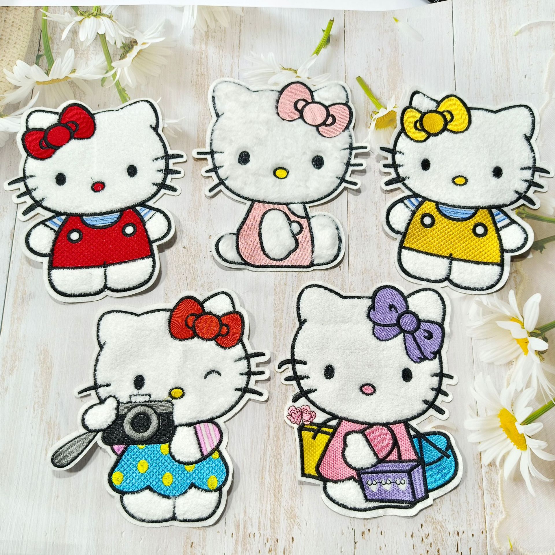 现货批发动漫毛巾绣kt猫布贴衣服包包配件配饰辅料装饰diy补丁贴