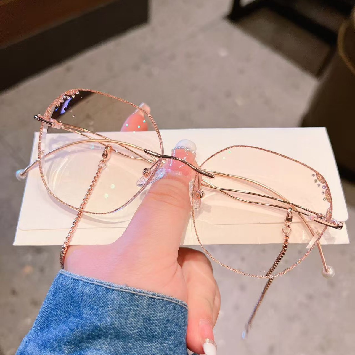 New Women's Fashionable Rimless Cut-Edge Glasses Frame Internet Celebrity Ultra-Light Pure Titanium Glasses Frame Anti-Blue Light Can Be Equipped with Myopia