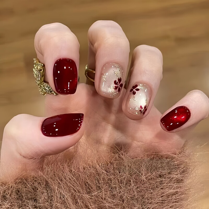 【Golden Branches and Jade Plum】Purely Handmade New Year Festive Red Cat's Eye High-End Hand-Painted Gilded Flower Branch Short Nail Art