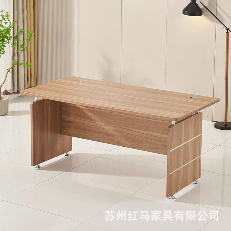 나무 색상에는 작은 캐비닛이 포함되지 않습니다.