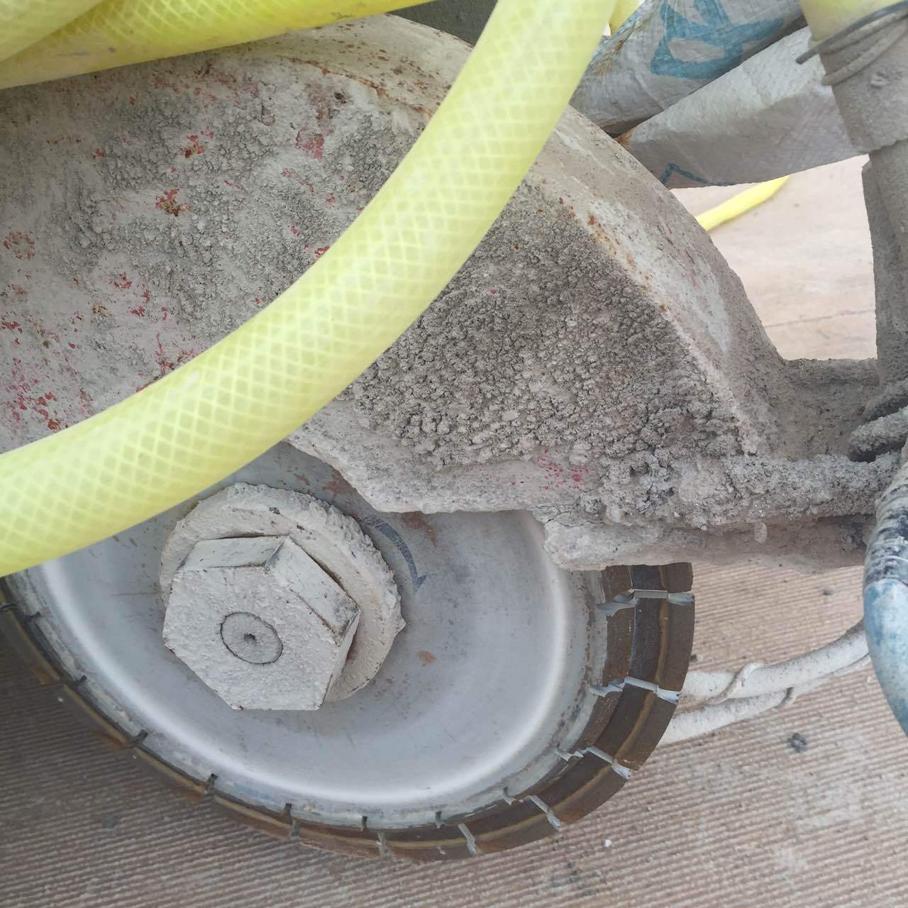 手推式电动倒角机生产厂家机场使用倒角机混凝土路面使用倒角机