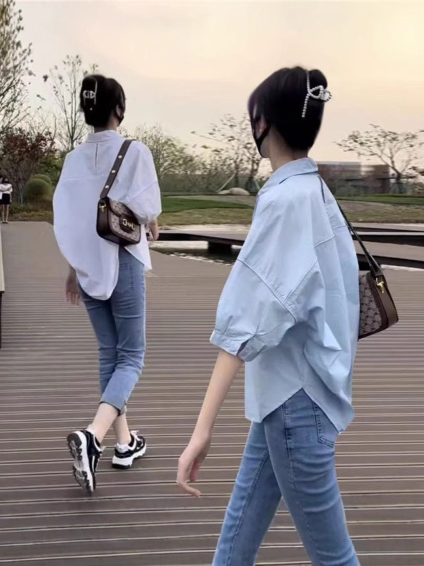 半袖のシャツの女性2025夏の新型の薄いタイプの独特な小さい大衆のデザイン感のゆったりしているカジュアルな上着のクロスボーダーの卸売り|undefined
