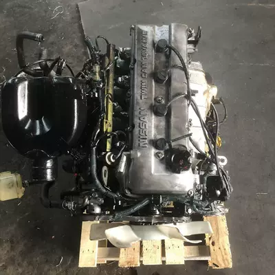 Zhengzhou Nissan Paladin pikap D22.KA24 Dongfeng Chaoyang QD80 mühərriki üçün uyğundur