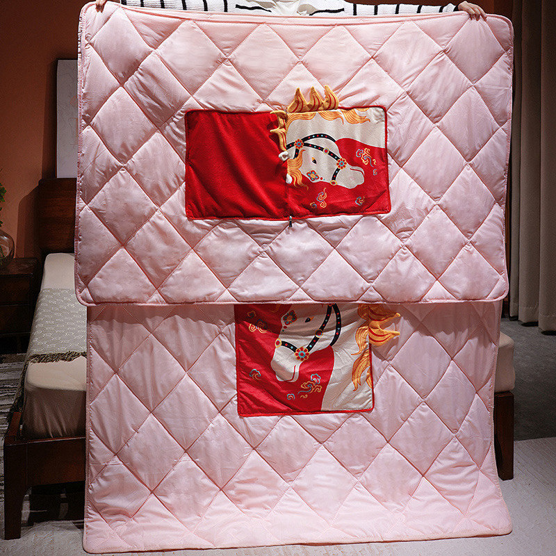 2026 Año del Caballo mascota juguete de peluche estilo de marea estampado caballo mascota almohada es 2 en un regalo de reunión