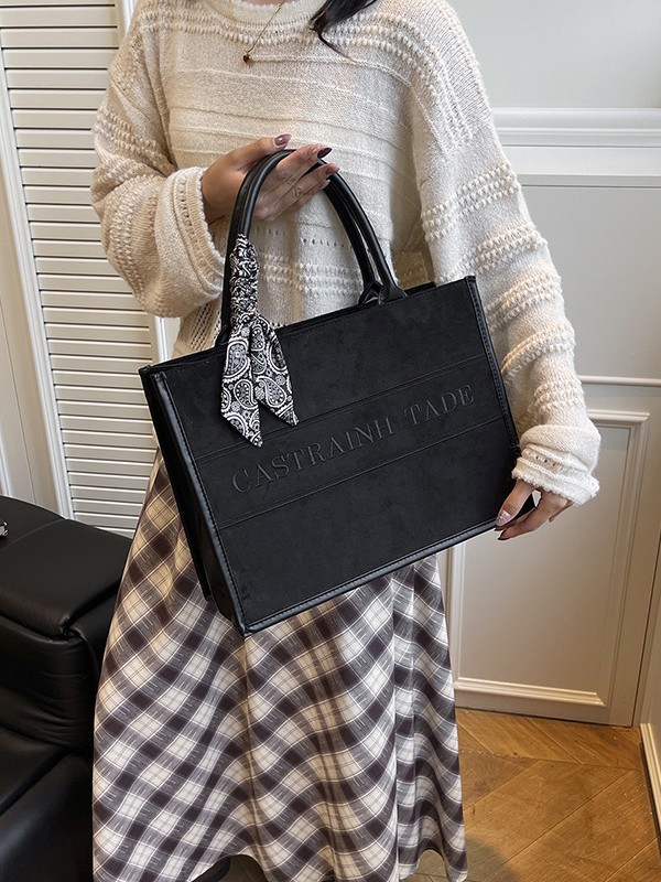 Bolsos de mano de alta textura para mujeres 2025, nuevo tipo transfronterizo de tería retro bordado universal bolso de hombro