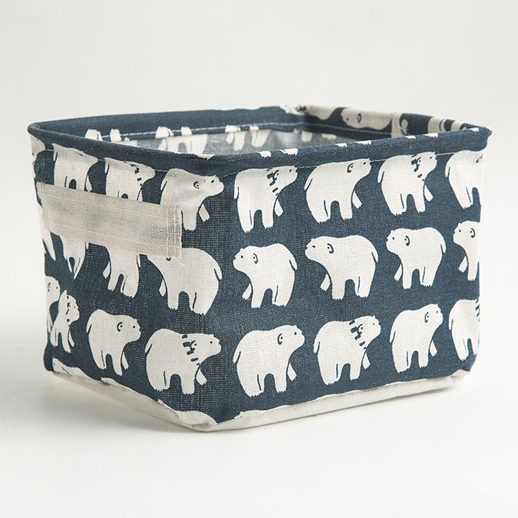 다크 블루 북극곰