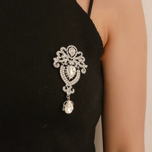 Fashionable Crown Brooch with Alloy, Rhinestone and Crystal for Women