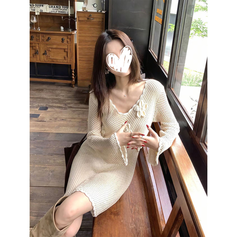 法式气质杏色深U领镂空针织连衣裙女2025新款慵懒感宽松长裙短裙|undefined